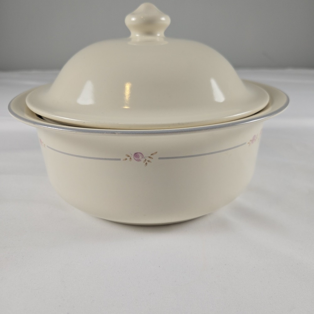Pfaltzgraff Covered‎ Casserole Dish Vintage Floral Oven & Microwave Safe USA - Picture 3 of 10